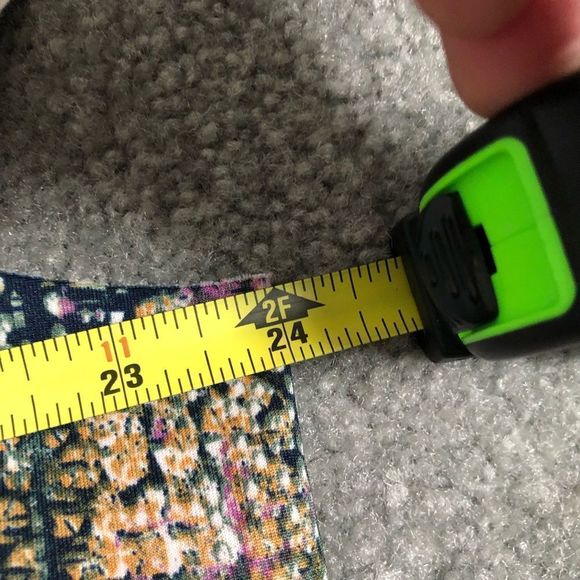 Snakeskin Flutter Sleeve Top - Picture 5 of 6